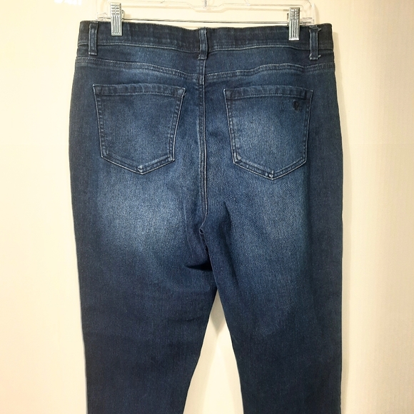 DG2 Diane Gilman Denim Jeans Dark Wash Blue Pull On Size Medium Super Stretch - Picture 4 of 13